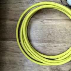 Oplaadkabel elektrische auto, segundo informou a iLost