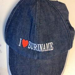 Kšiltovka Blauwe Denim pet met “I love Suriname”, jak nahlášeno Artis pomocí iLost