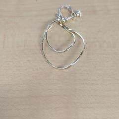 القرط، كما تم الإبلاغ عنه بواسطة IKEA前橋 عبر iLost