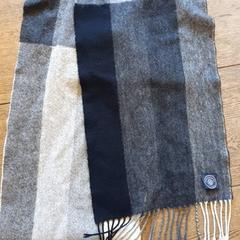 Schal Grijs, wit gestreept, gemeldet von DierenPark Amersfoort über iLost