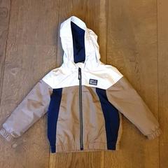 Casaco, como reportado por DierenPark Amersfoort utilizando o iLost