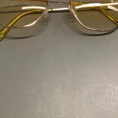 Gafas de sol Goud, segundo informou IKEA Haarlem usando iLost