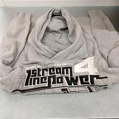 بوا هودي بقلنسوة، كما تم الإبلاغ عنه بواسطة IKEA Orléans - Ardon عبر iLost