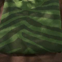 Sweater, as reported by Van der Valk Hotel Heerlen using iLost