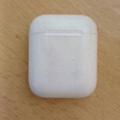Airpods case, as reported by Qbuzz GD Groningen Peizerweg using iLost