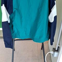 Jaqueta Veste de jogging enfant verte et bleue, segons ha informat IKEA Rouen Tourville-La-Rivière mitjançant iLost