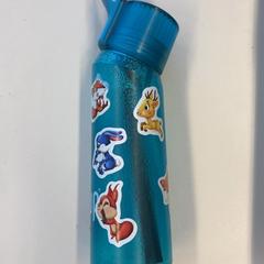 Fľaša na pitie Blauw, ako bolo nahlásené Pathé Schouwburgplein pomocou iLost