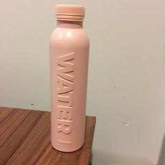 Roze waterfles, as reported by Pathé Haarlem using iLost