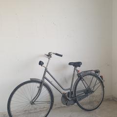 Damesfiets  atra, zoals gemeld door Stadswerk072 met iLost