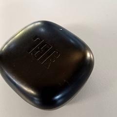 علبة سماعات أذن بلوتوث، كما تم الإبلاغ عنه بواسطة Padualaan 99 عبر iLost