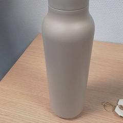 飲用ボトル がiLostで Qbuzz Fryslân によって報告されました