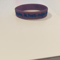 Pulseira, segundo informou Pathé Nijmegen usando iLost