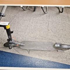 İLost kullanarak Gemeente Roermond tarafından bildirildiği gibi Elektrishe step Merk Xiaom