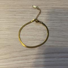 Pulseira, como reportado por Pathé Groningen utilizando o iLost