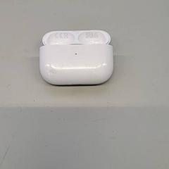 Airpods fodral Wit, rapporterat av Transdev Gooi en Vechtstreek med iLost