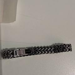 Bracelet, a été signalé par allGo Almere utilisant iLost