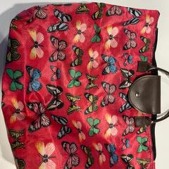 Sac Donker roos vlindertjes, a été signalé par Centraal magazijn utilisant iLost