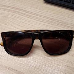 안경 Marron, iLost를 사용하여 IKEA Montpellier에 보고됨