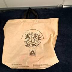 Taška, jak nahlášeno Connexxion Amstelland-Meerlanden Amstelveen pomocí iLost