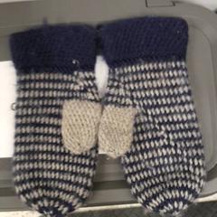 Ujjatlan kesztyű, amint azt IKEA Furuset az iLost segítségével jelentette.