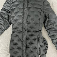 Vêtements & Cintre Jas, a été signalé par Centraal magazijn utilisant iLost