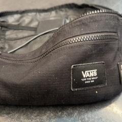 Bolsa de cintura, como reportado por Rotterdam The Hague Airport utilizando o iLost