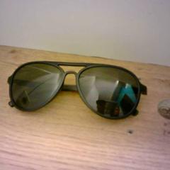Solglasögon, rapporterat av Bobbejaanland med iLost