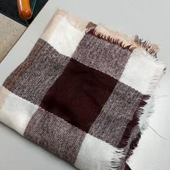 Vêtements - Sjaal, a été signalé par Regio Limburg - Leuven utilisant iLost