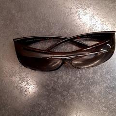 Gafas, ha sido reportado por Rotterdam The Hague Airport con iLost