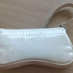 Kabelka Bourazma, jak nahlášeno Arriva West-Brabant pomocí iLost