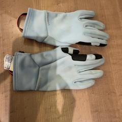 장갑 Voor mannen, iLost를 사용하여 Pathé Arnhem에 보고됨