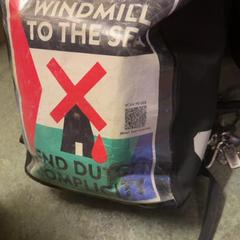 배낭 & 열쇠 + keys, iLost를 사용하여 KABUL à GoGo / Teatro에 보고됨