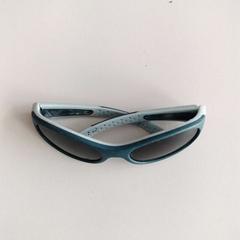 Lunettes, a été signalé par Twisto utilisant iLost