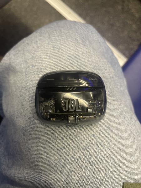 JBL TUNE Oplaaddoosje