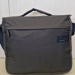 حقائب حمل وحقائب اليد، كما تم الإبلاغ عنه بواسطة Transdev Gooi en Vechtstreek عبر iLost