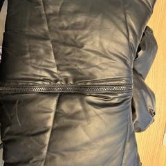 Kleding - Jas, rapporterat av Regio Oost-Vlaanderen med iLost