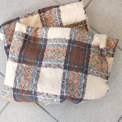 Kleidung - sjaal, gemeldet von Regio Antwerpen - Brussel über iLost