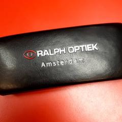 Brilkoker, segundo informou UvA REC usando iLost