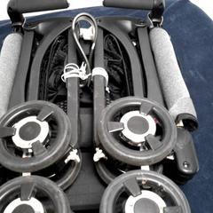 Cotxet de nadó, segons ha informat Connexxion Haarlem AML mitjançant iLost