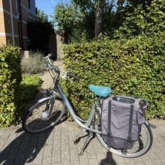 Fiets met ondersteuning, jak bylo nahlášeno na iLost
