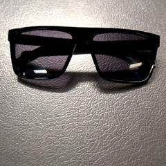 النظارات، كما تم الإبلاغ عنه بواسطة IKEA Amsterdam عبر iLost