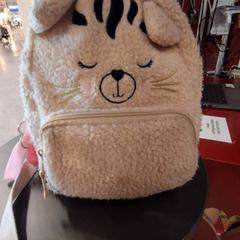 バッグ À dos enfant がiLostで IKEA Paris - Plaisir によって報告されました