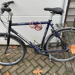 Fiets Batavus heren zwart Station Ermelo 31-10-25, jak bylo nahlášeno na iLost
