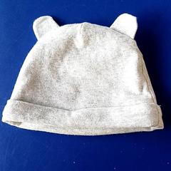 Chapéu de bebé, como reportado por IKEA Rennes - Pacé utilizando o iLost