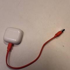 Hörlursfodral, rapporterat av Qbuzz ZHN med iLost