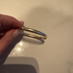 Gouden slavenarmband, gerapporteerd met iLost