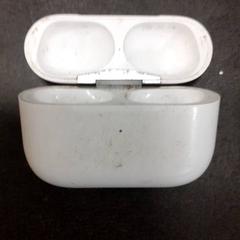 AirPodsケース がiLostで Qbuzz servicepunt  Emmen によって報告されました