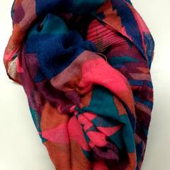 ショール oranje groen がiLostで Burgers' Zoo によって報告されました