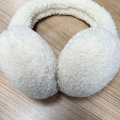 Ohrenschützer Wit, gemeldet von Connexxion Noord Holland Noord Hoorn über iLost