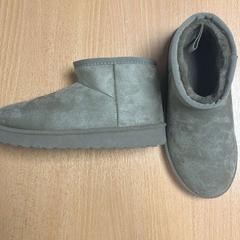 Topánky, ako bolo nahlásené Sheraton Brussels Airport Hotel pomocou iLost